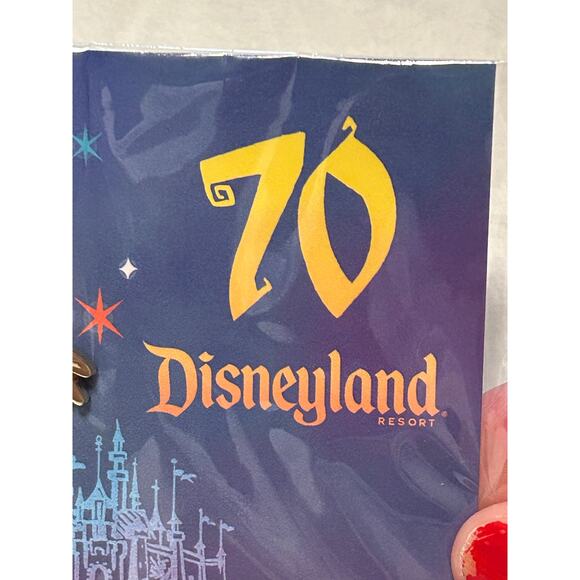 Disneyland Story of Celebration 70th Anniversary Guided Tour Pin Brand New - Picture 4 of 4